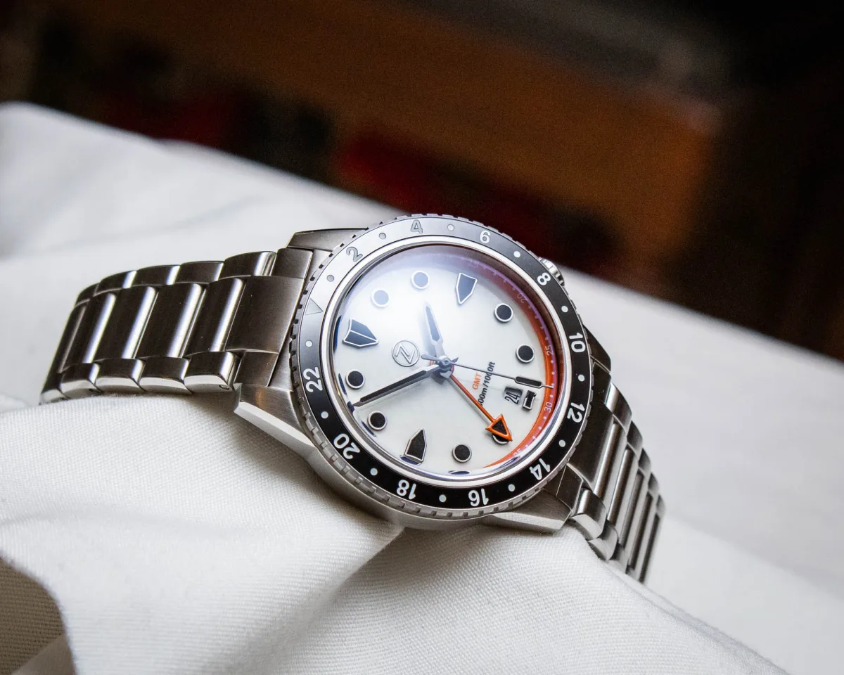 Zelos Mako 300m GMT movement detail