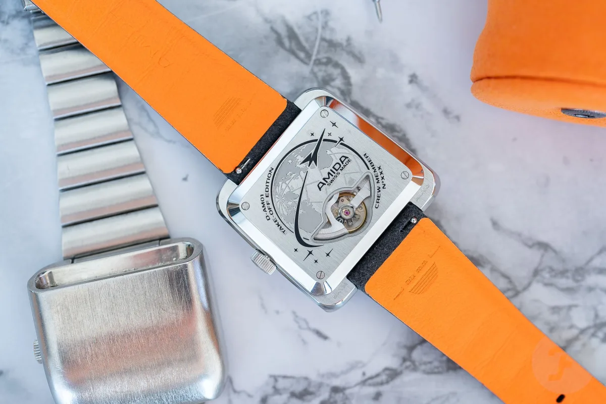 Modern Amida Digitrend watch showing weight difference