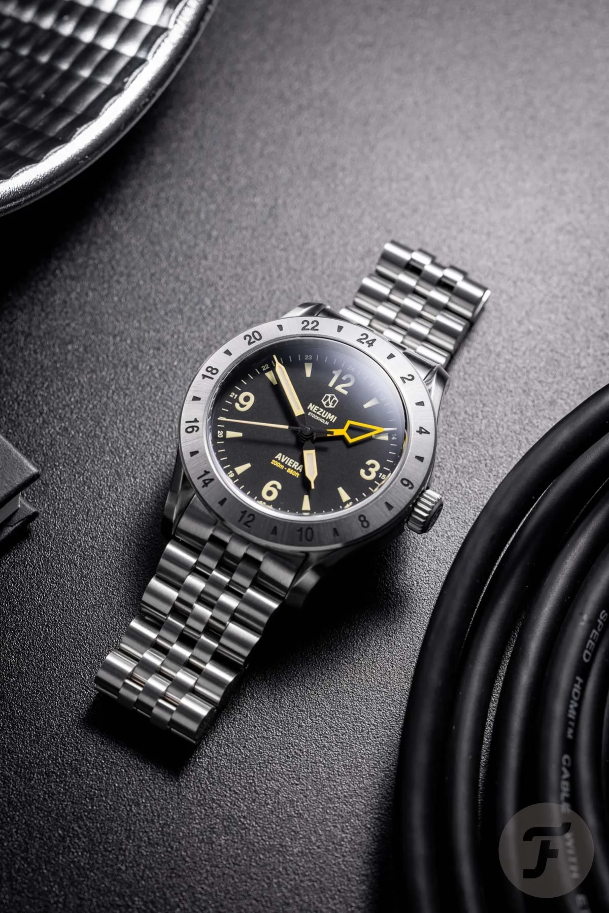 Details of Nezumi Aviera GMT watch