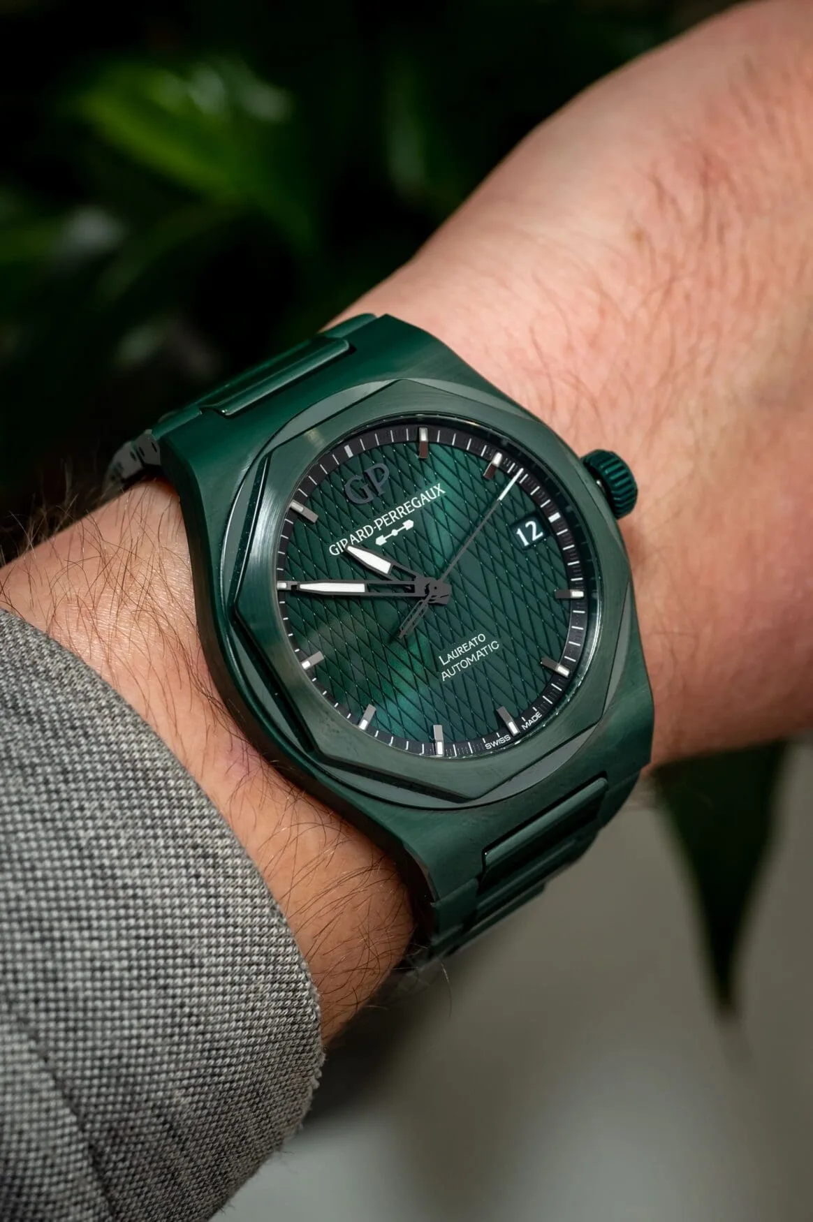 Girard-Perregaux Laureato Classic watch