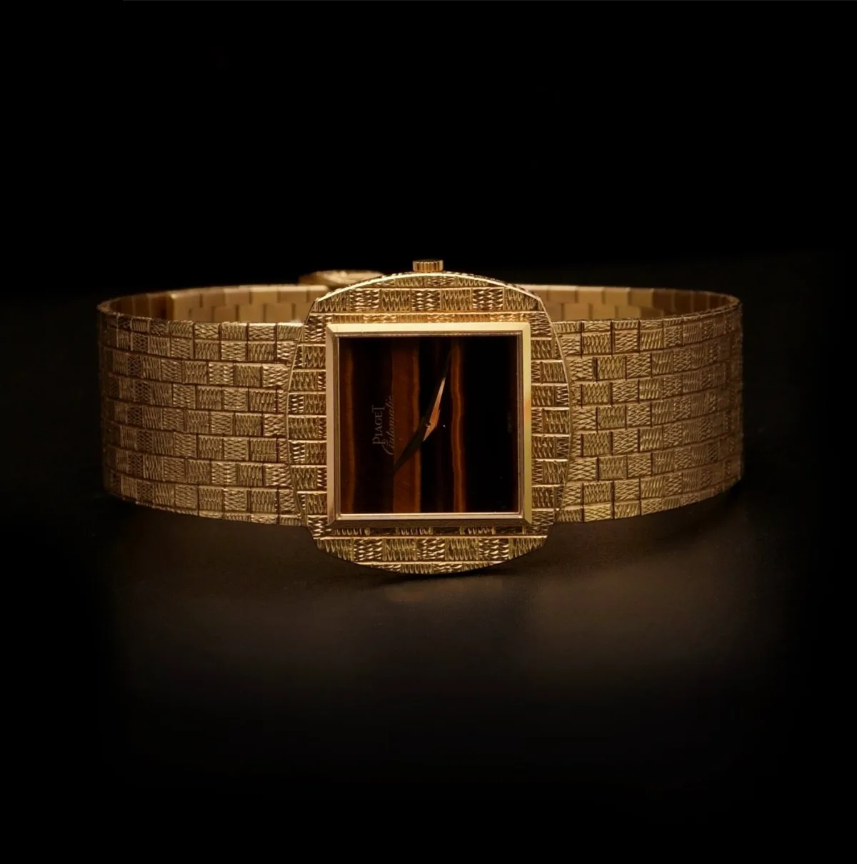 Piaget ref. 935 with tree bark texture