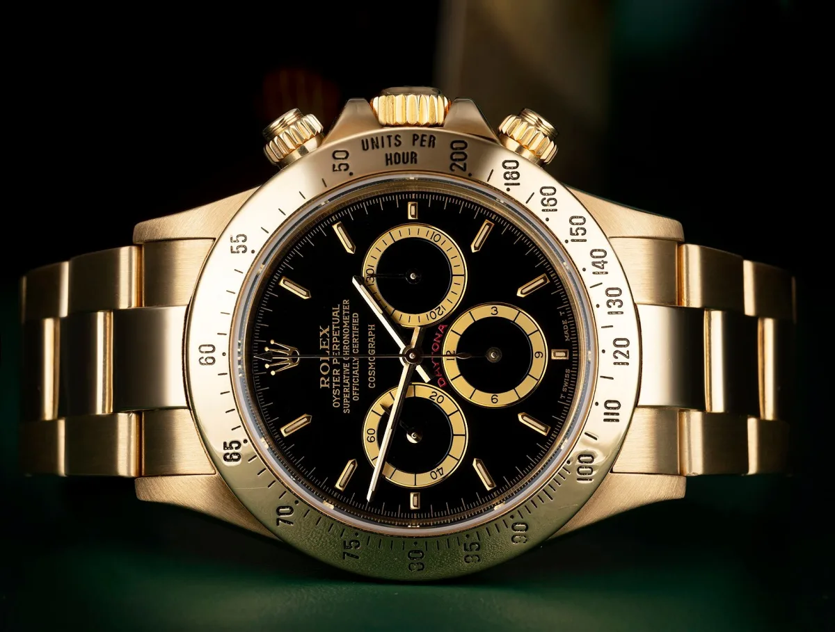 Close-up of Rolex Cosmograph Daytona ref. 16528