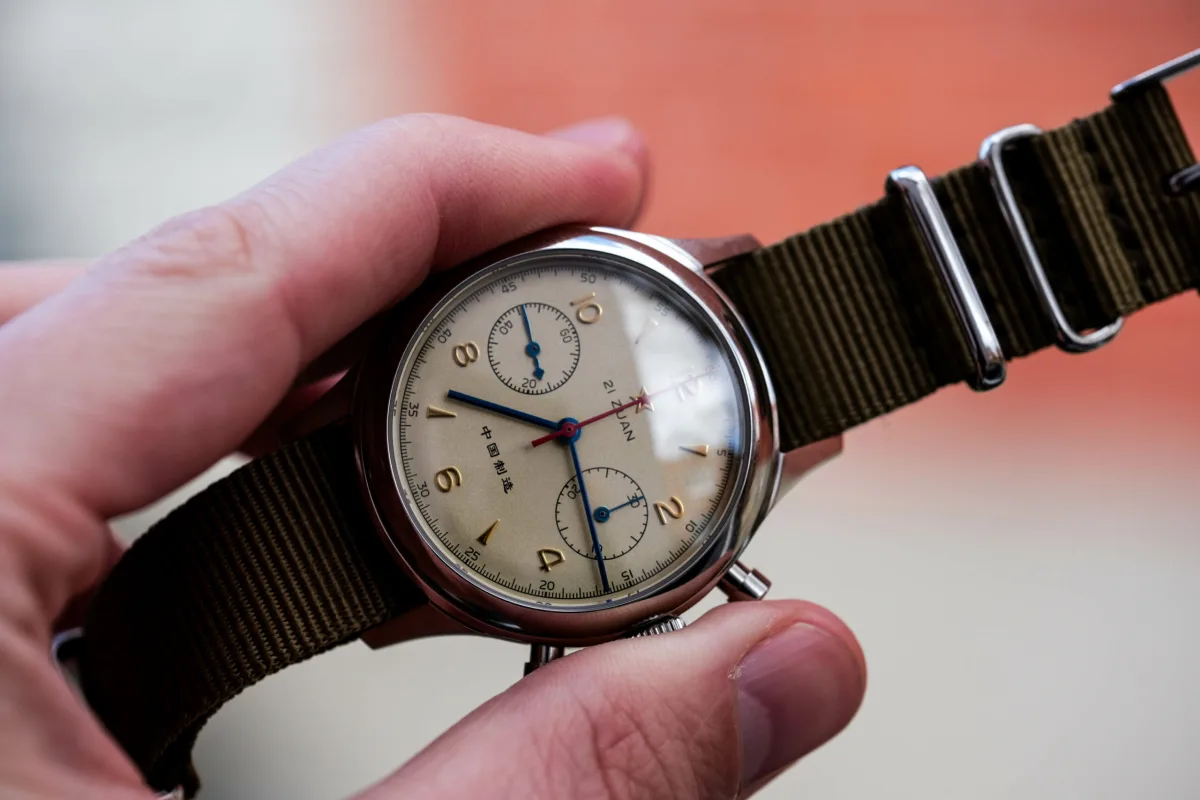 Close-up of Seagull 1963 dial with golden indices