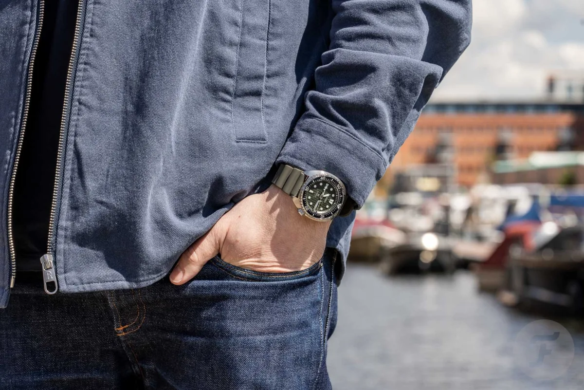 Seiko SRPE05 King Turtle on wrist, showing side profile
