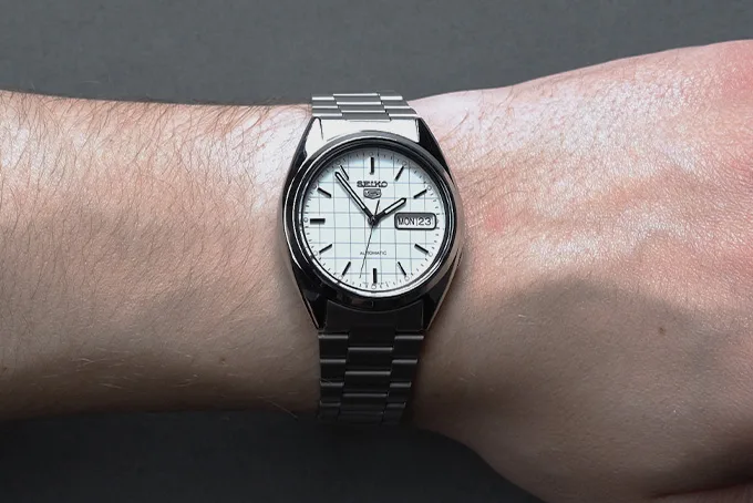 Seiko SNXF05 with exhibition case back