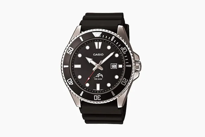 Casio MDV106-1A diving watch with bezel