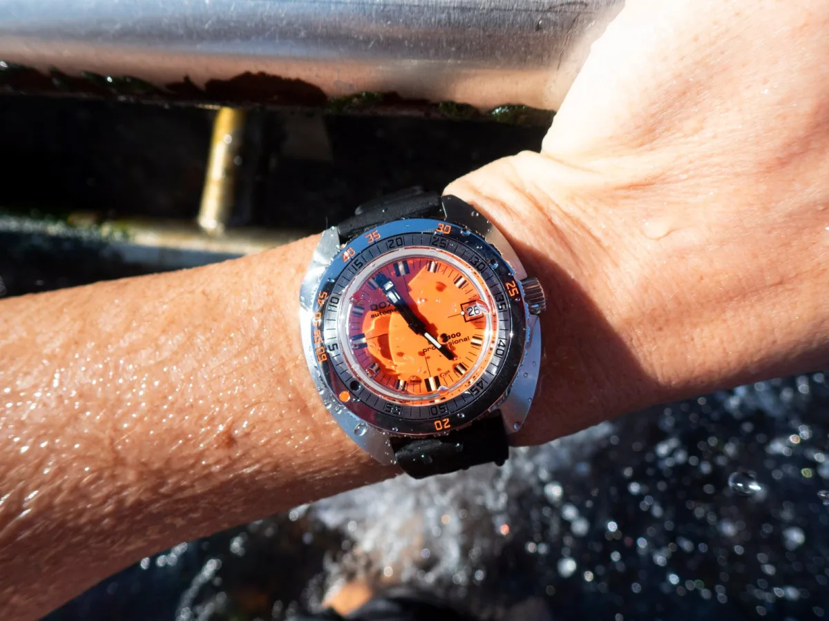 Vintage Doxa 11804-4 Shark-Hunter dive watch