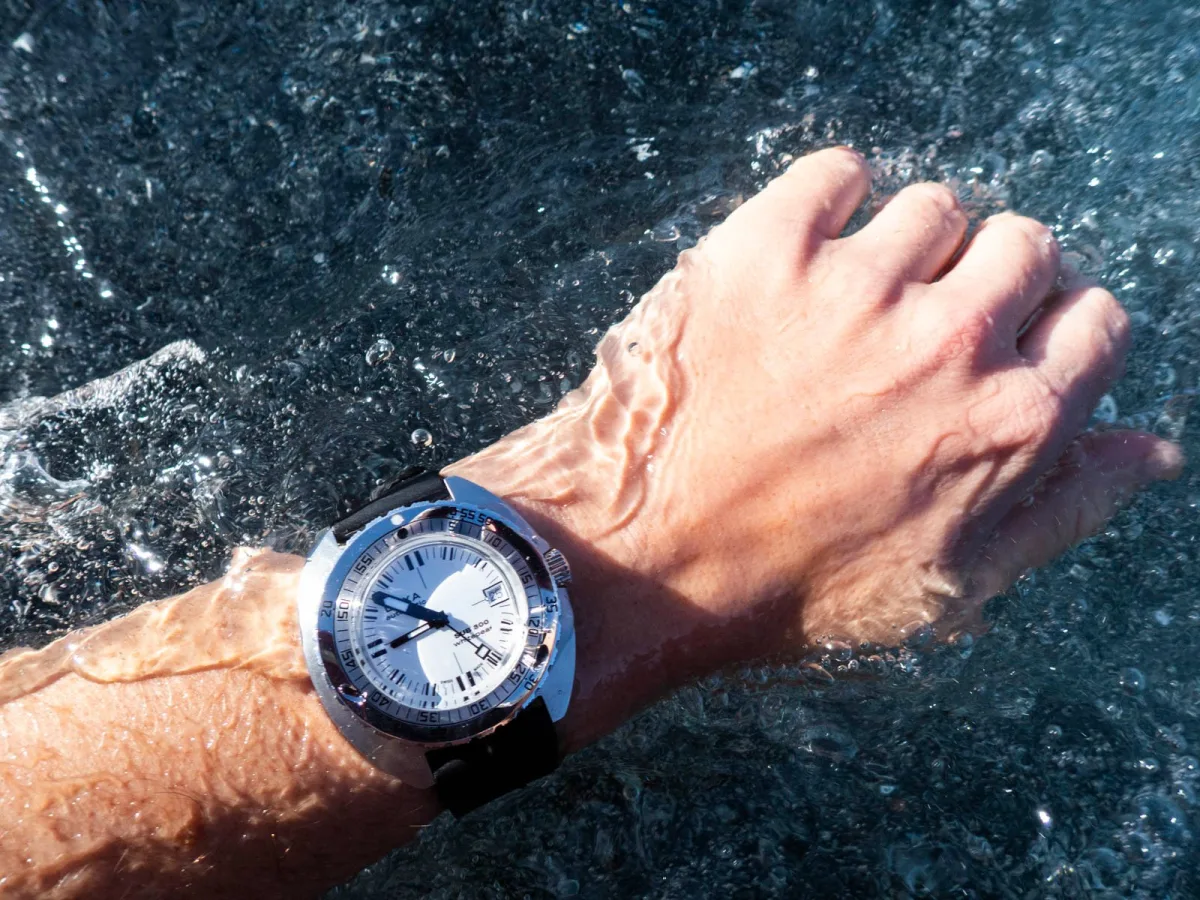 Design process of Doxa Sub 300 with divers