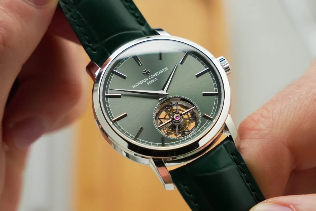 Advantages of platinum over gold in watches