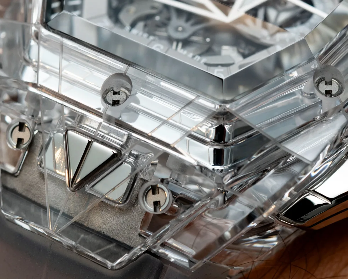 Detailed angles of Hublot Spirit of Big Bang Sang Bleu Sapphire case