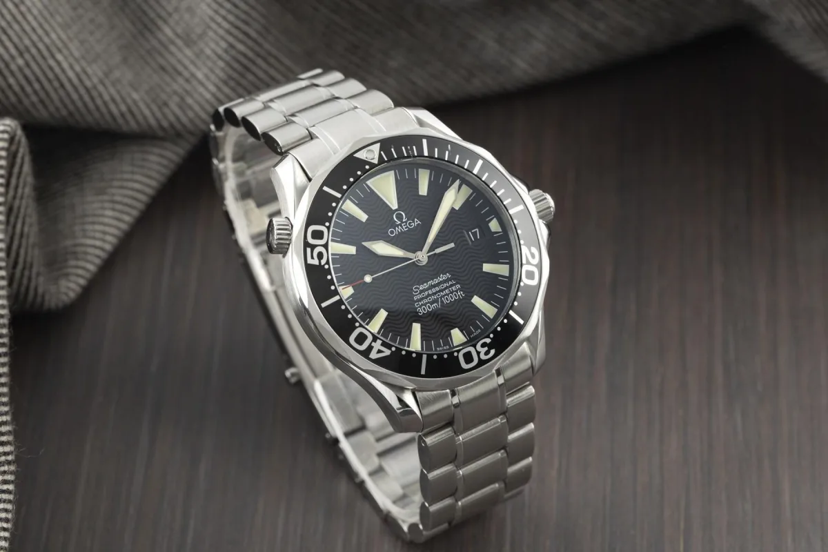 Comparison of Omega Seamaster 2254.50 and 2531.80