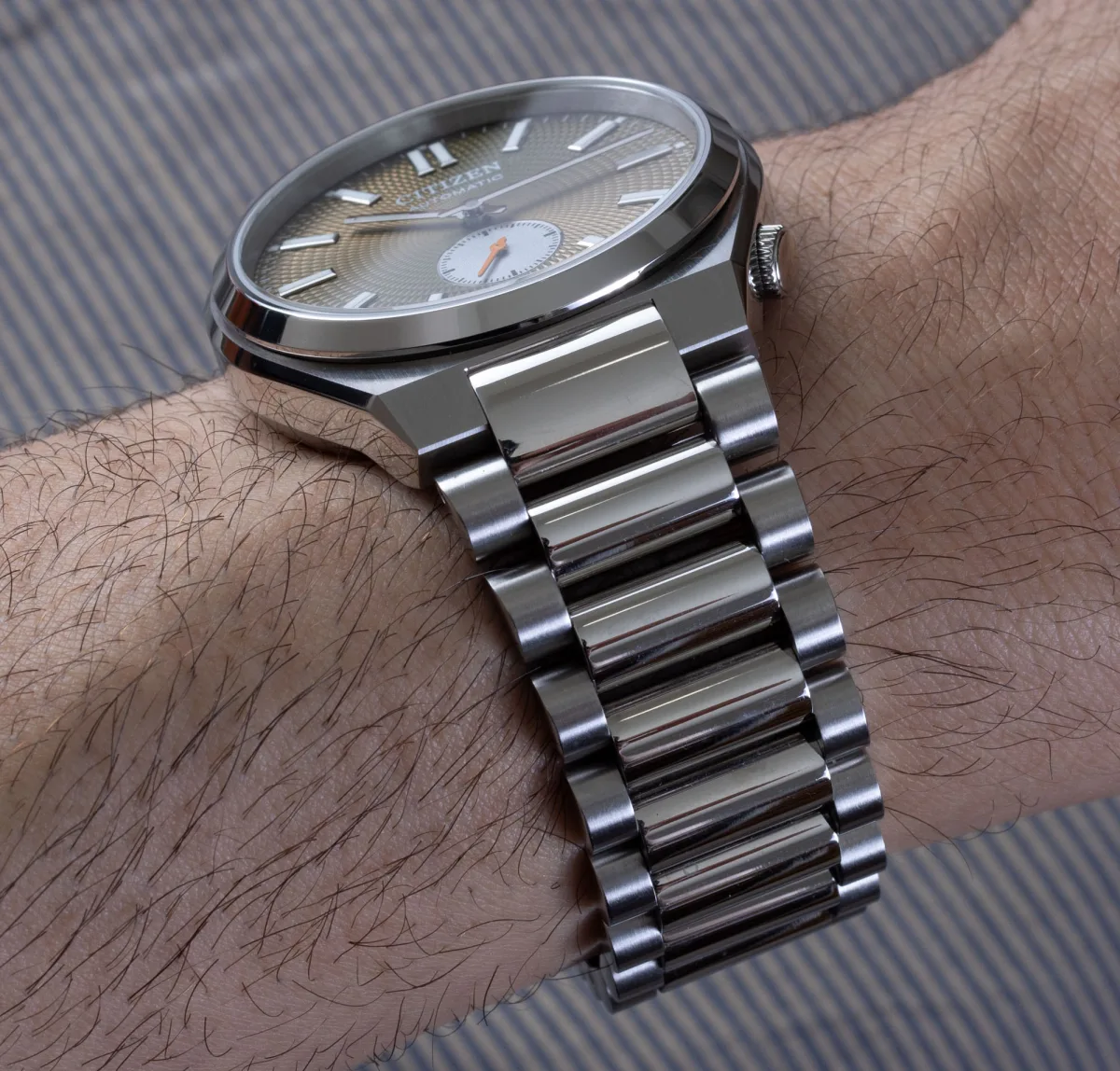 Side view of Citizen Tsuyosa Small Second showing case and bracelet