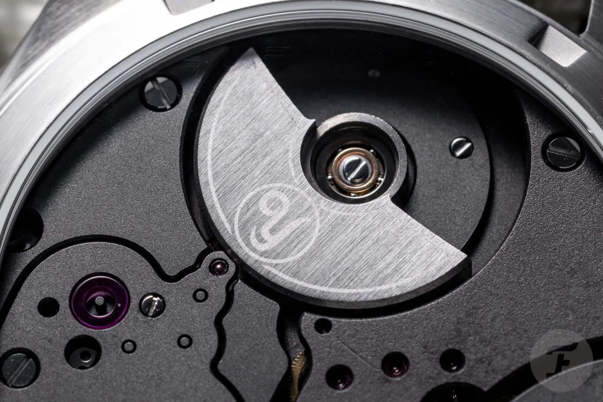 Yema CMM.20 movement display