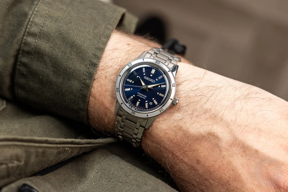 Five-row stainless steel bracelet on Seiko Style60