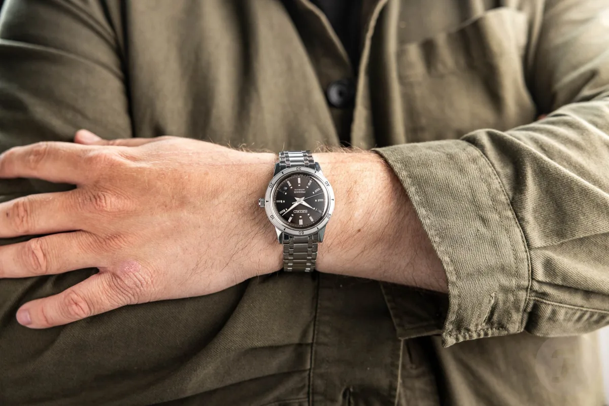 SRPL07 and SRPL09 worn on wrist