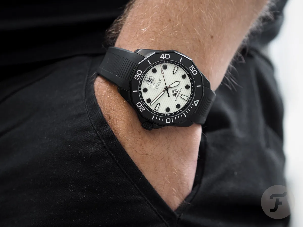 Close up of TAG Heuer Aquaracer bezel and dial