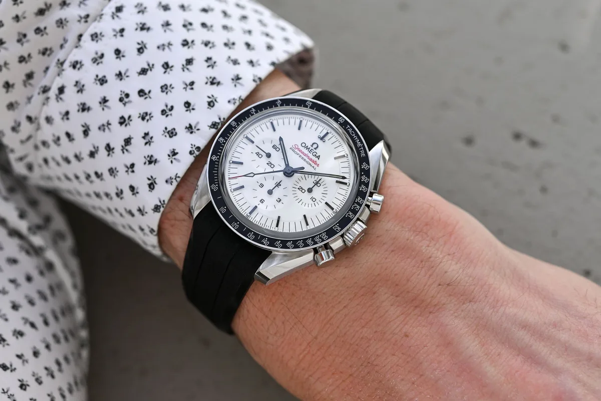 Speedmaster Moonwatch applied markers detail