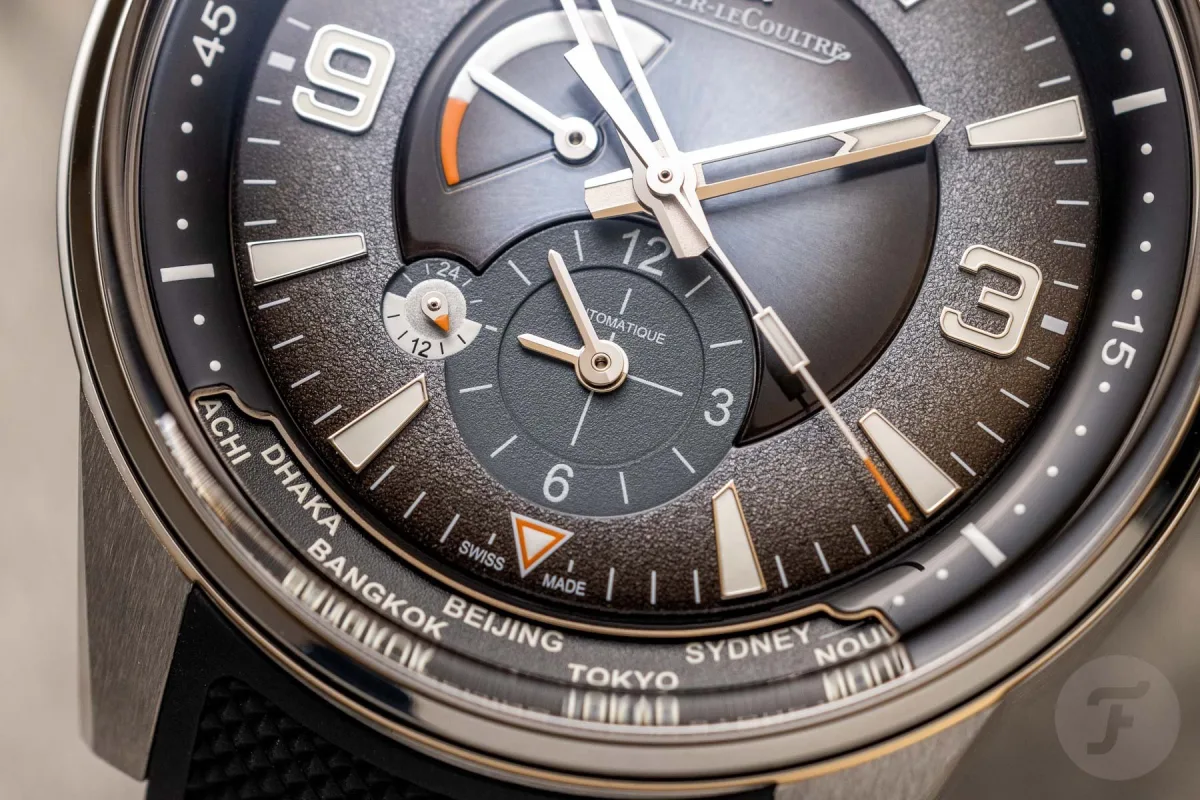 Jaeger-LeCoultre Polaris Geographic watch face with gradient dial