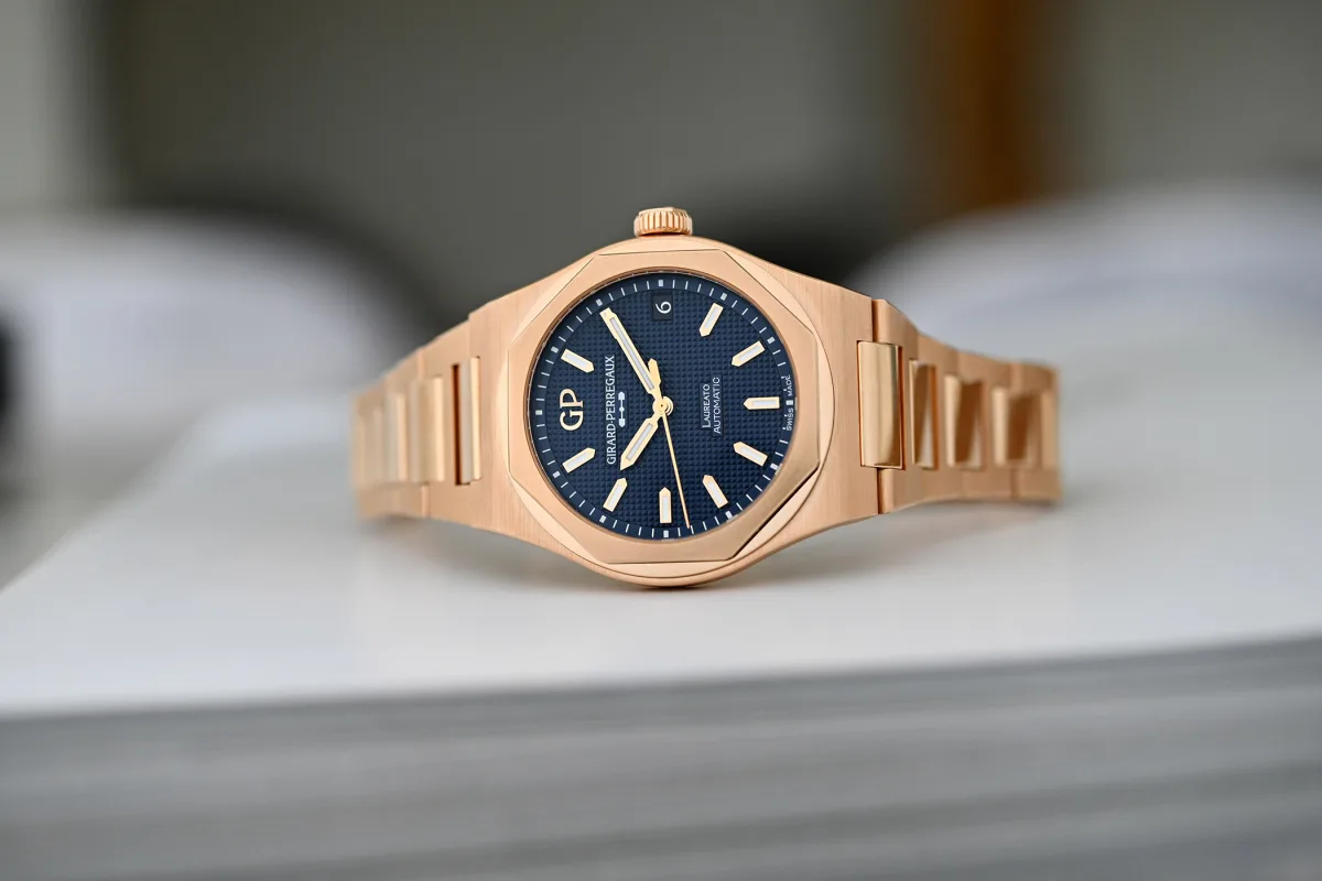 Girard-Perregaux Laureato 42mm sage green dial with gold case