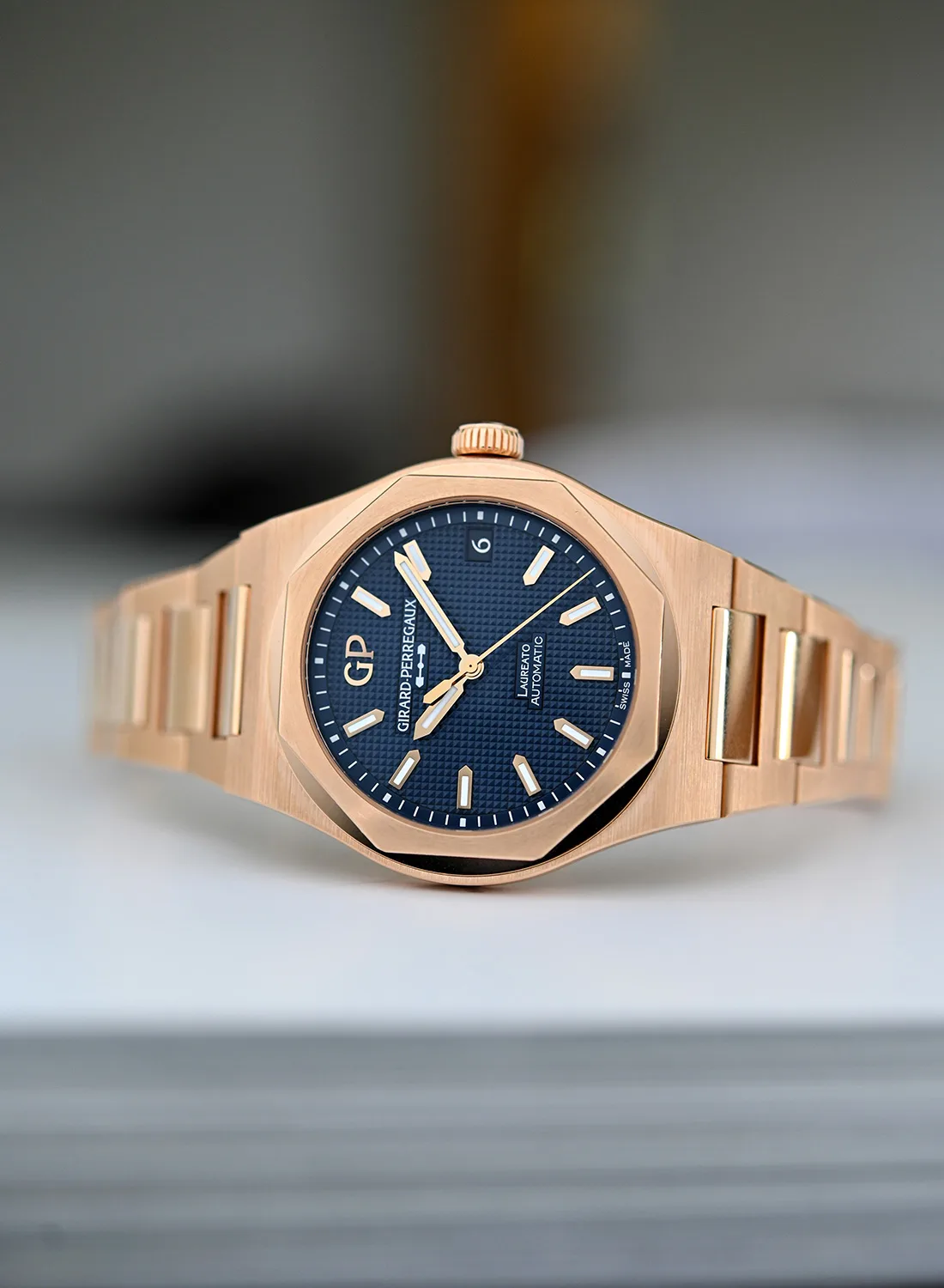 Ultramarine blue Girard-Perregaux Laureato with gold case