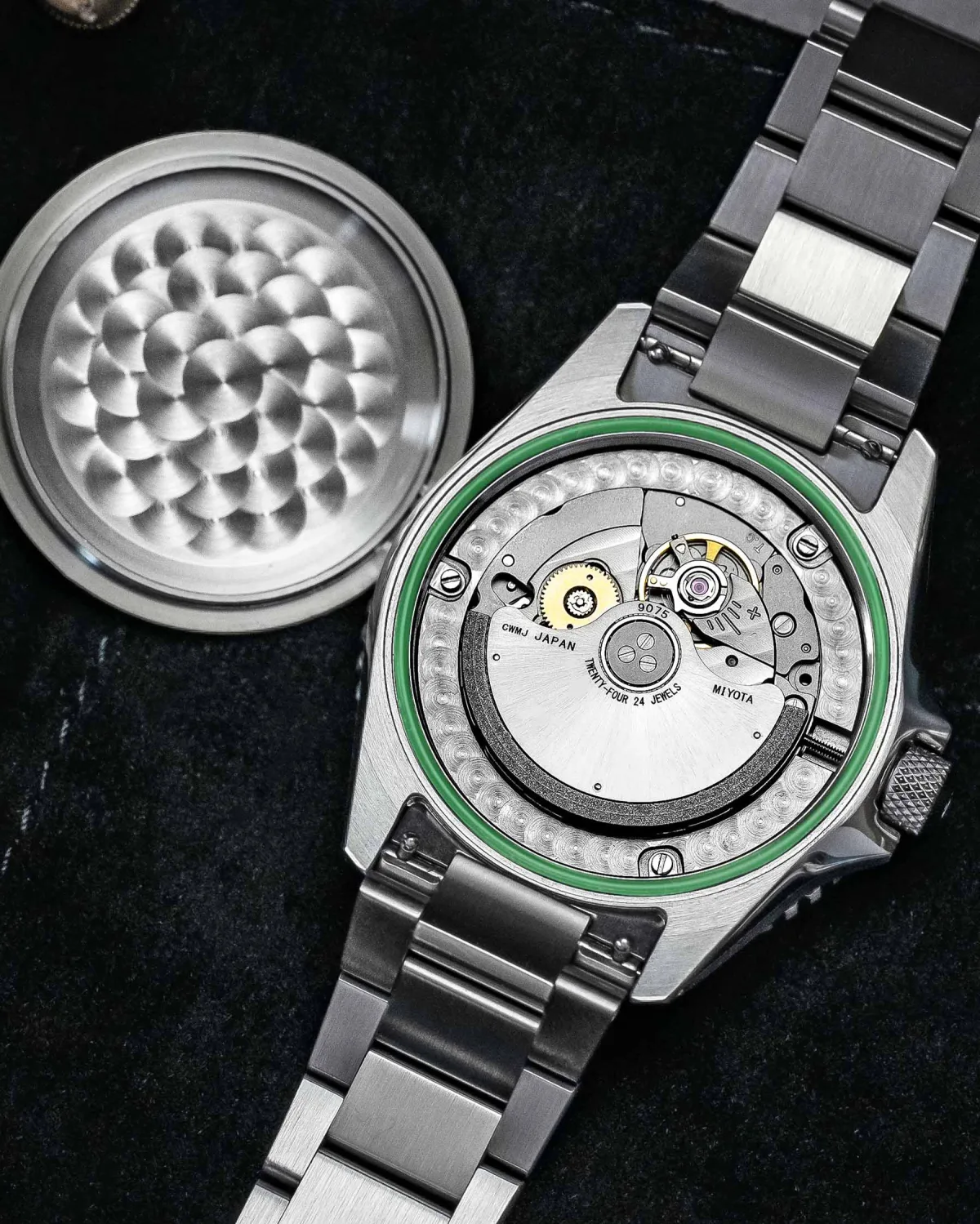 Miyota 9075 movement in Nodus Contrail GMT