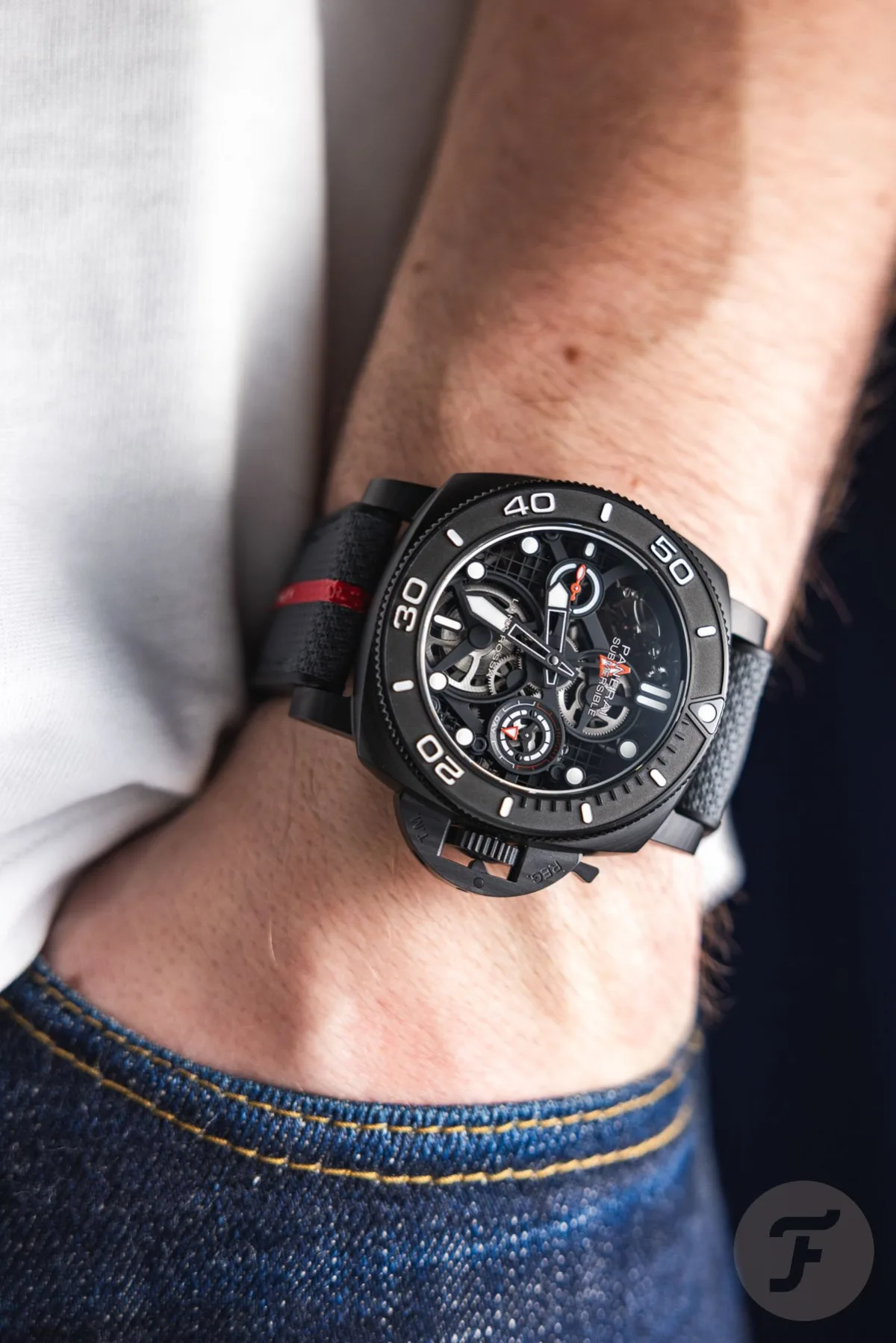 Close-up of the Panerai Luna Rossa PAM01405 on wrist