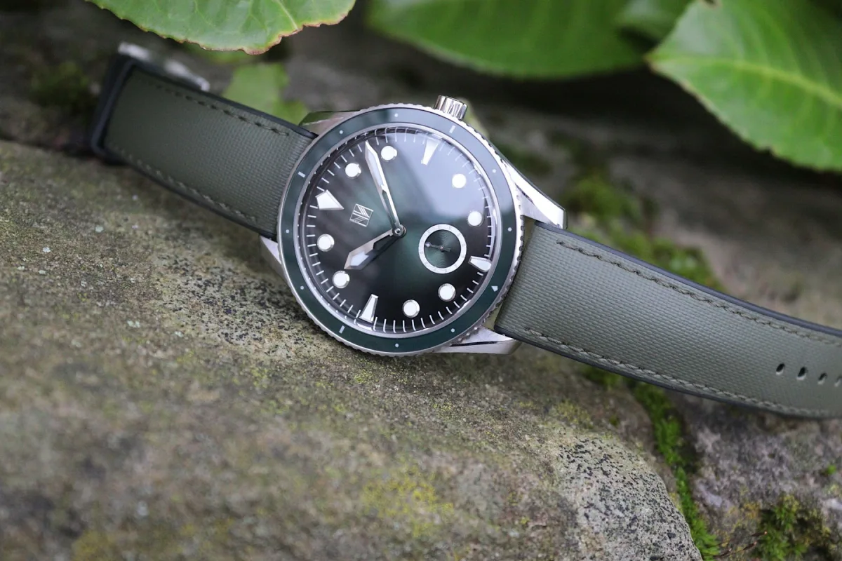 Milléchron Monarque M Diver showcasing its design details