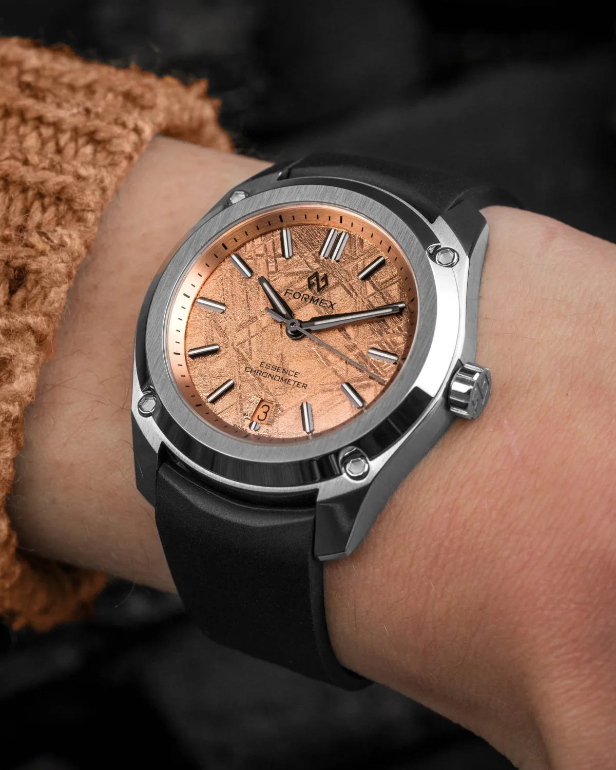 Strap and bracelet options for Formex Essence 39mm Space Gold