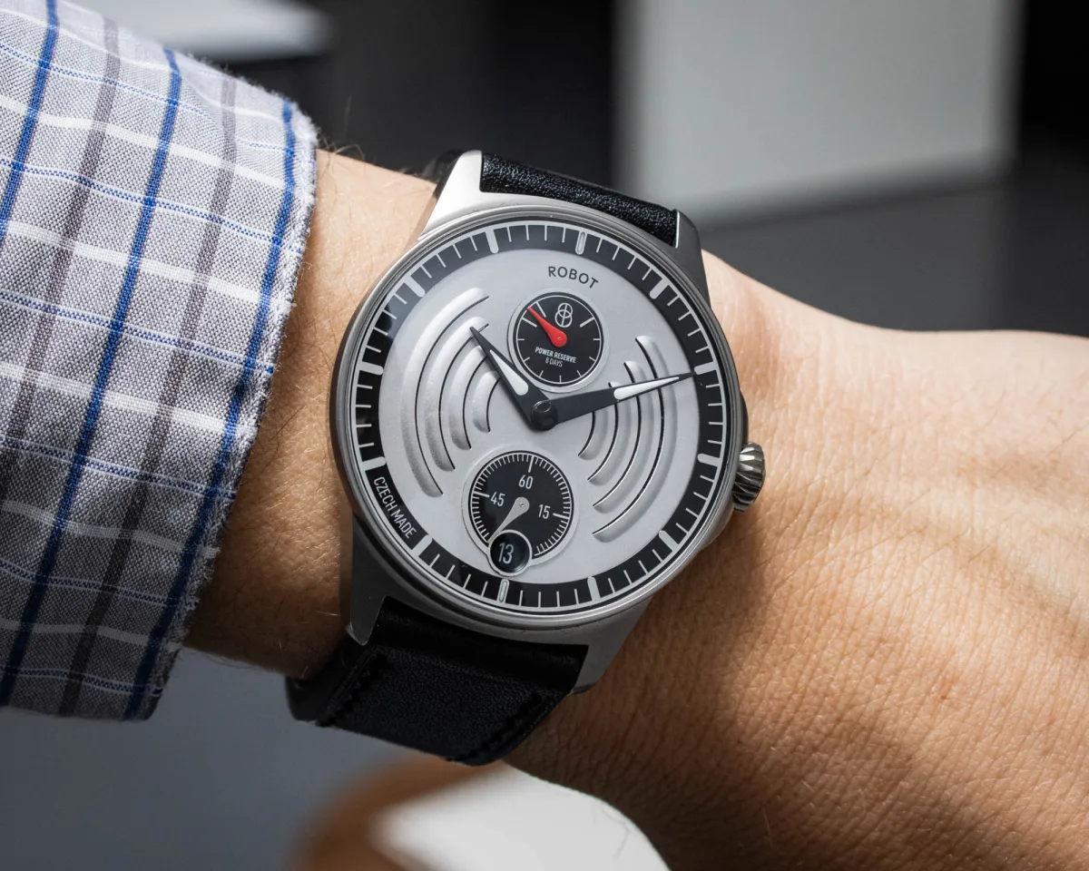 Robot Aerodynamic watch inspired by Tatra T77