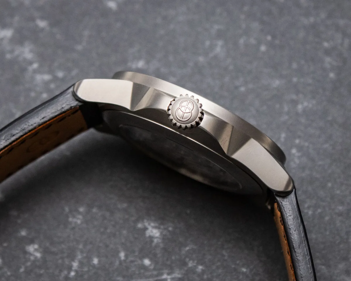 Close-up of Robot Aerodynamic watch case