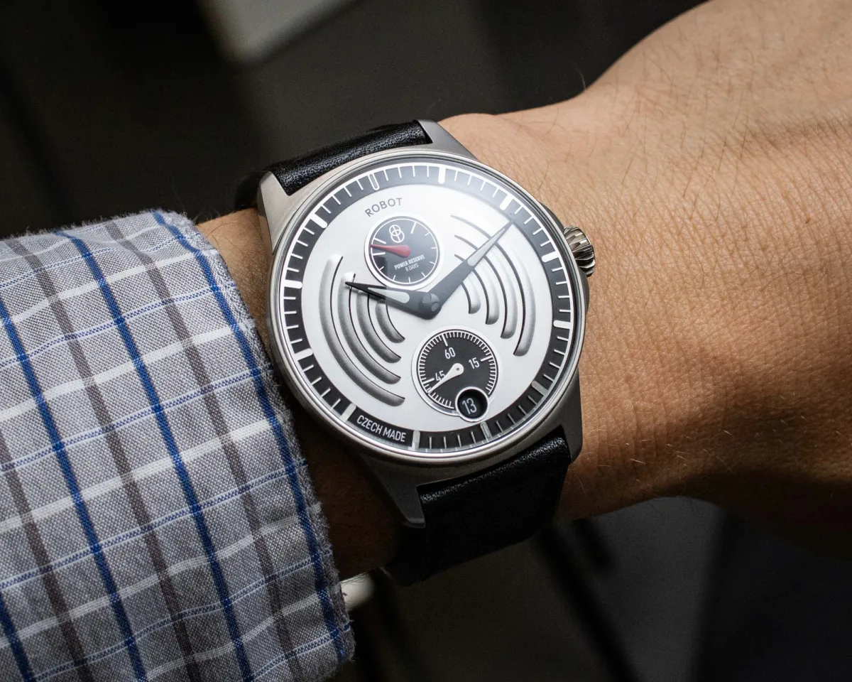 Robot Aerodynamic watch in various color options