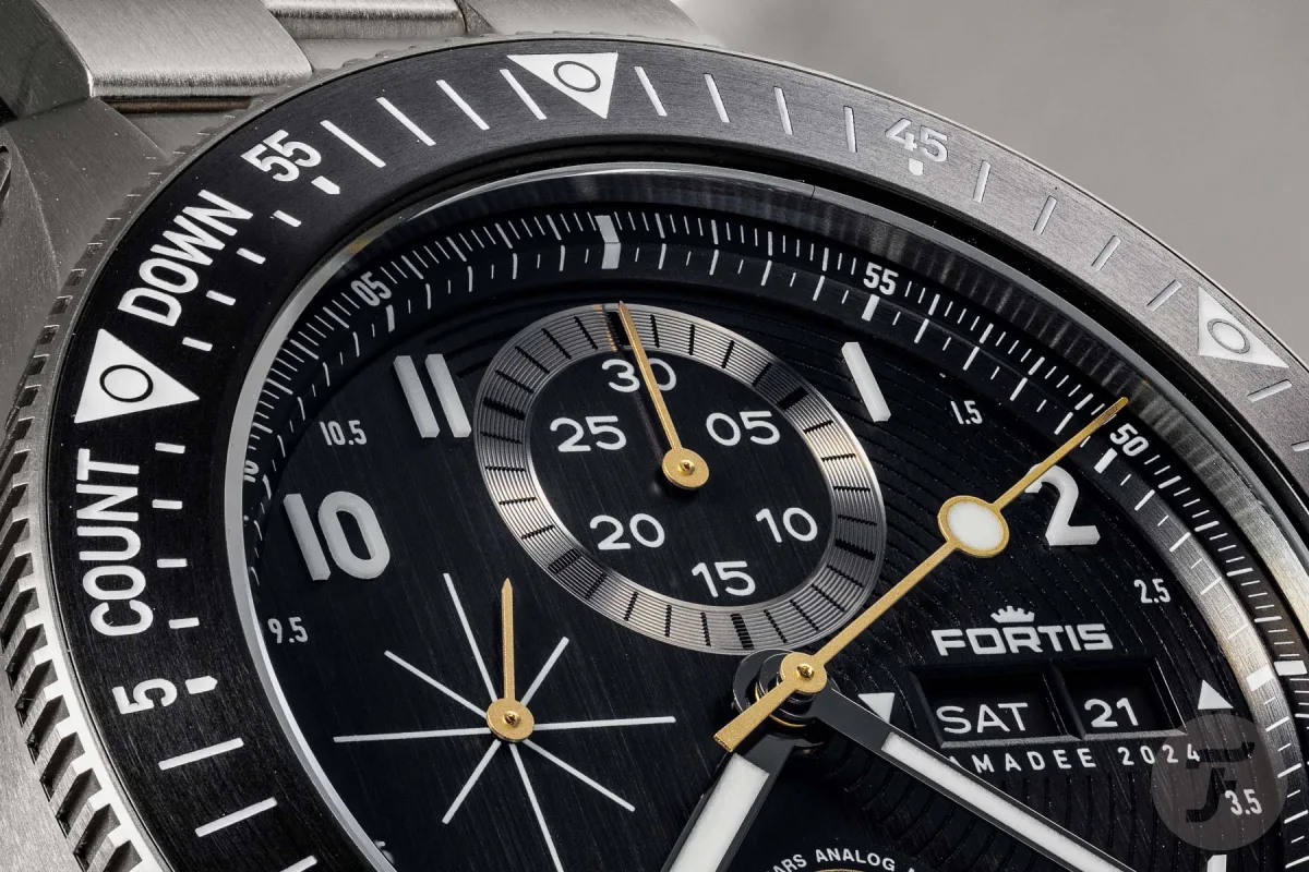 Close view of Fortis Novonaut AMADEE-24 dial