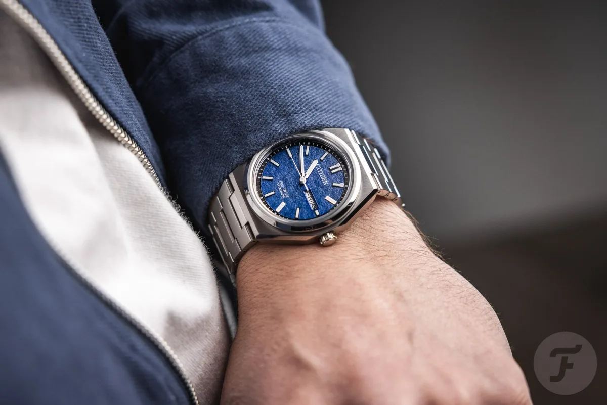 Titanium bracelet of Citizen Super Titanium Eco-Drive Day-Date watch