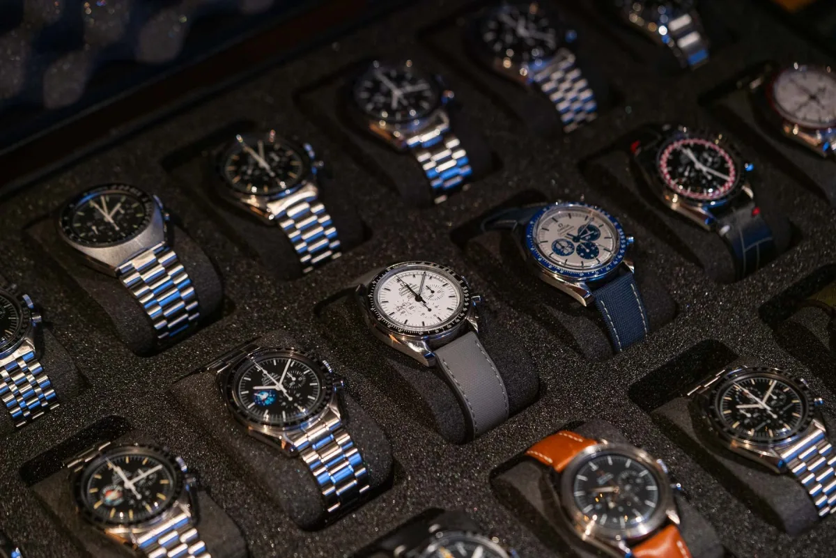 Fashionable wristwatches feature