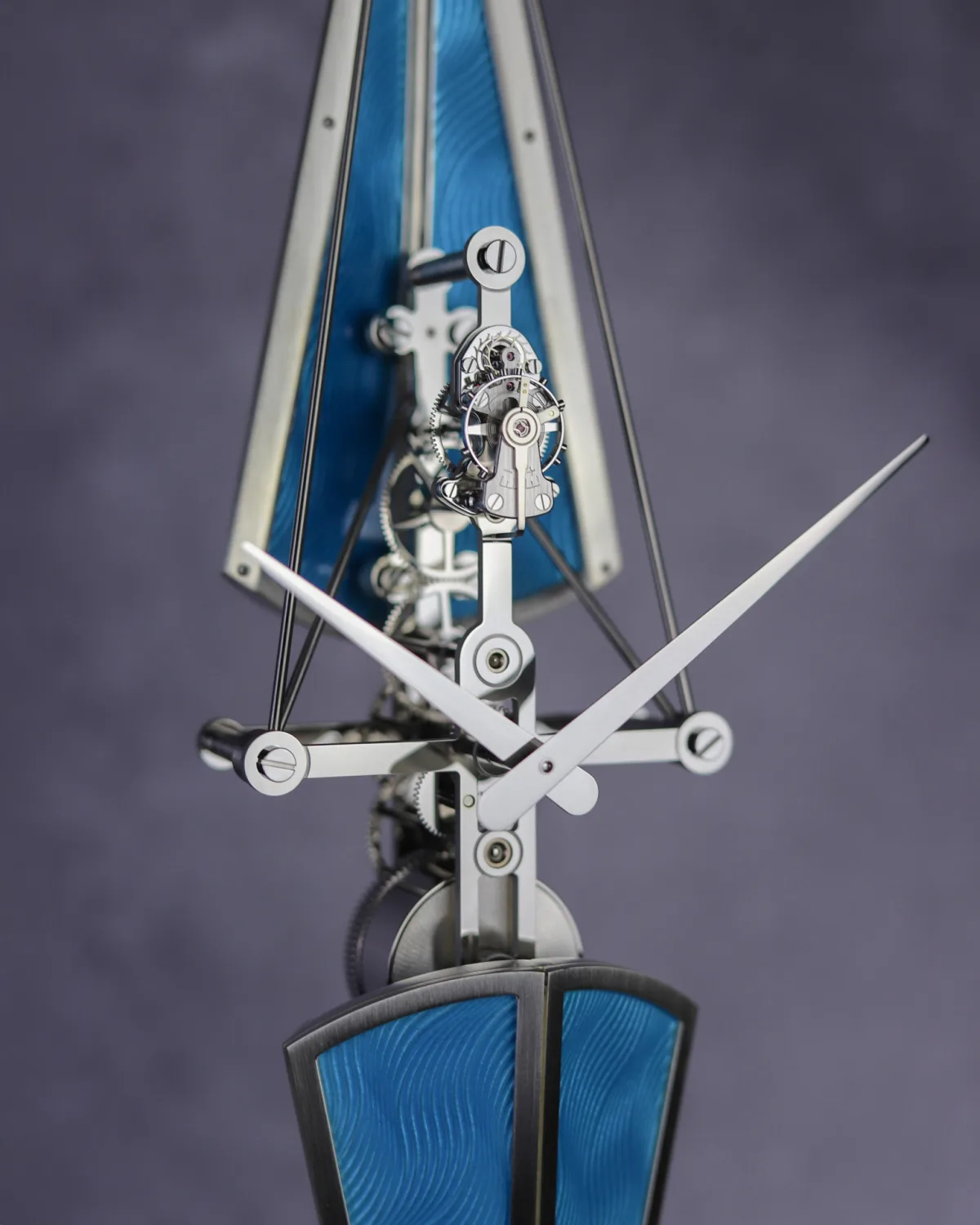 Manual movement of La Regatta Clock