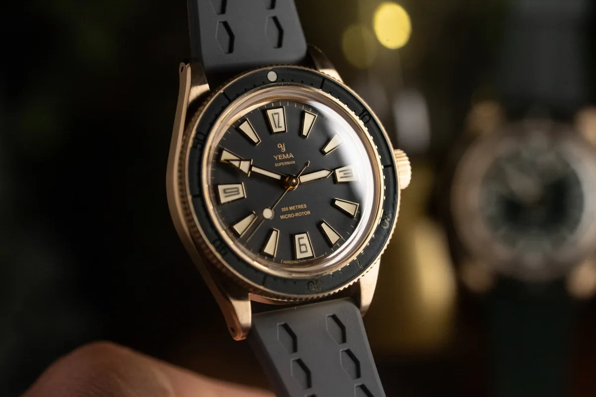 Bronze case with patina development