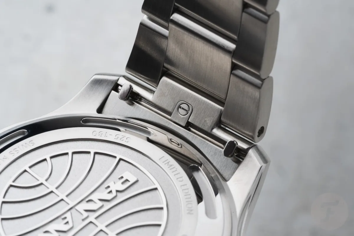 Christopher Ward C60 Clipper GMT design features