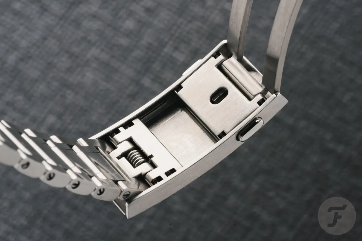 Close-up of La Joux-Perret G100 movement