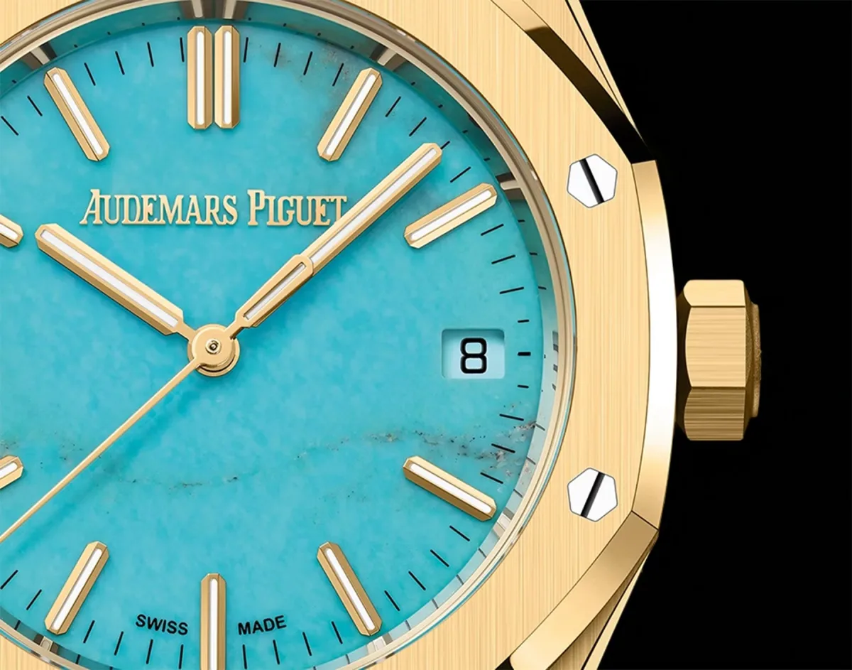 Turquoise dial in Audemars Piguet Royal Oak watch