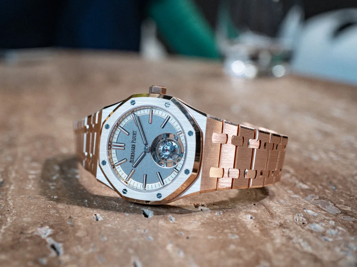 Caliber 5900 inside Royal Oak 37 mm watch