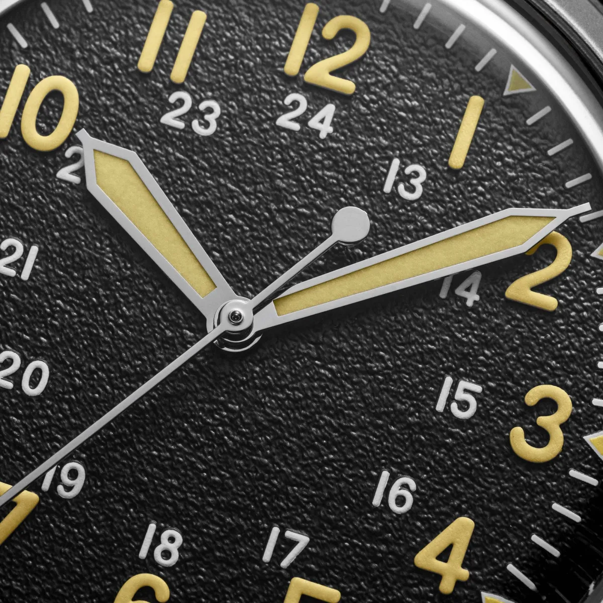 Side view of Praesidus Jungle Field Automatic 38 watch