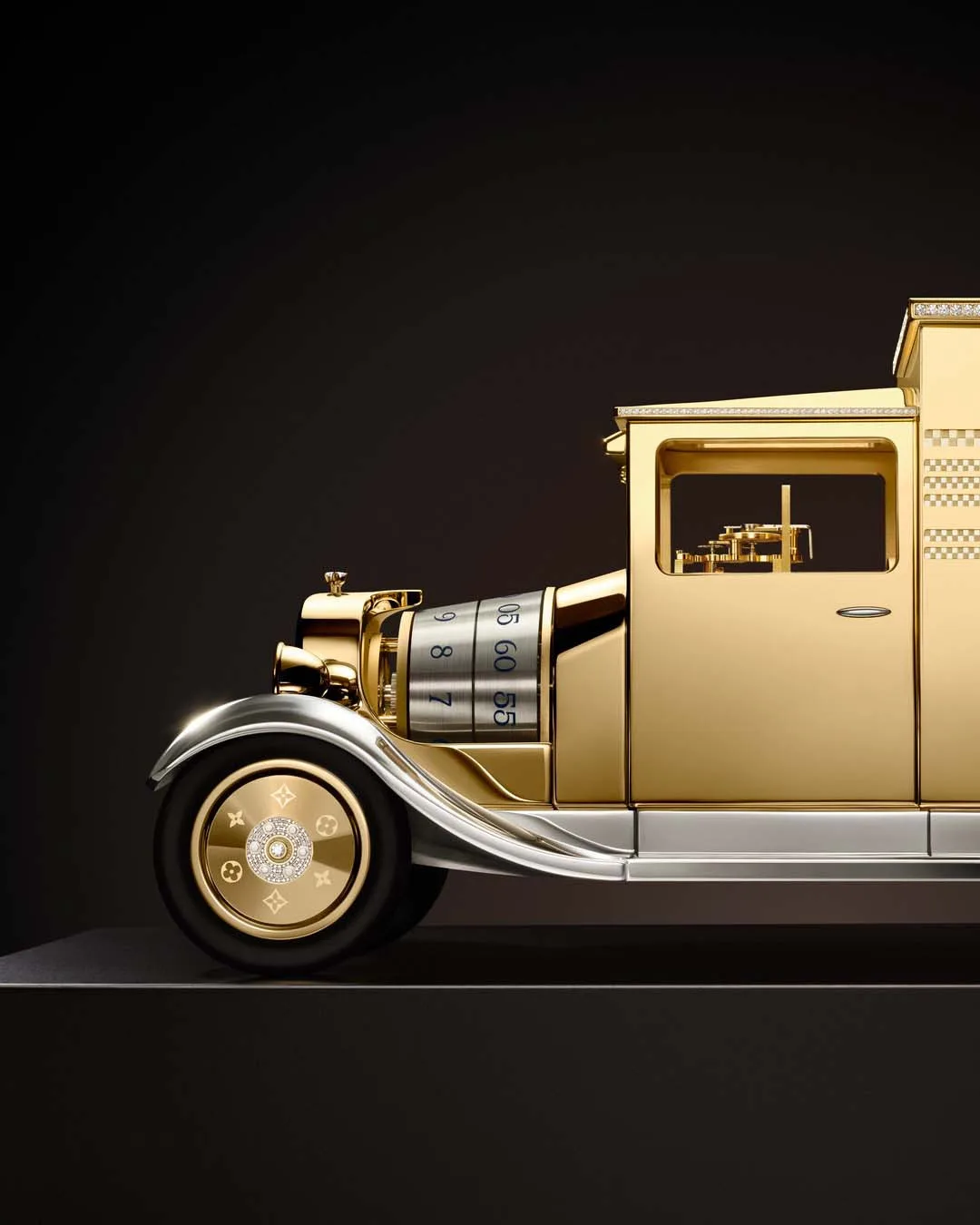 Diamond details on Louis Vuitton van clock