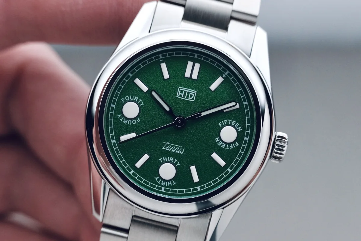 HTD Tennis Sport watch with tennis ball texture dial