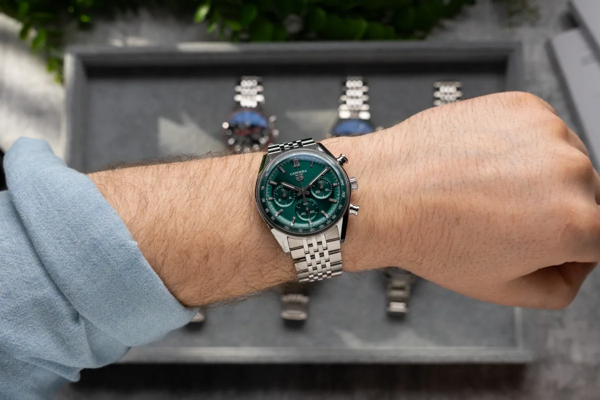 Side view of TAG Heuer Carrera Glassbox 41mm