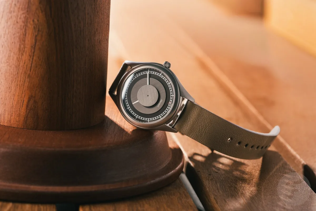 Detailed dial design of Lebond Attraction