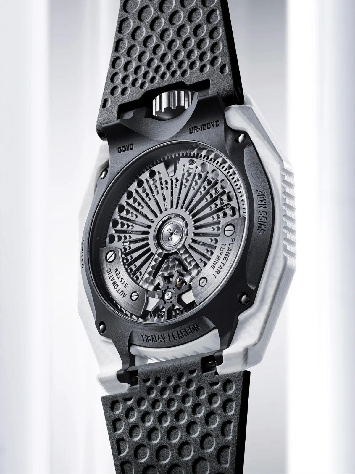 Luminescent display of hours and minutes on Urwerk UR-100V