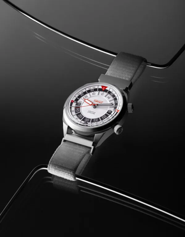 Raketa Baikonur watch case back decoration