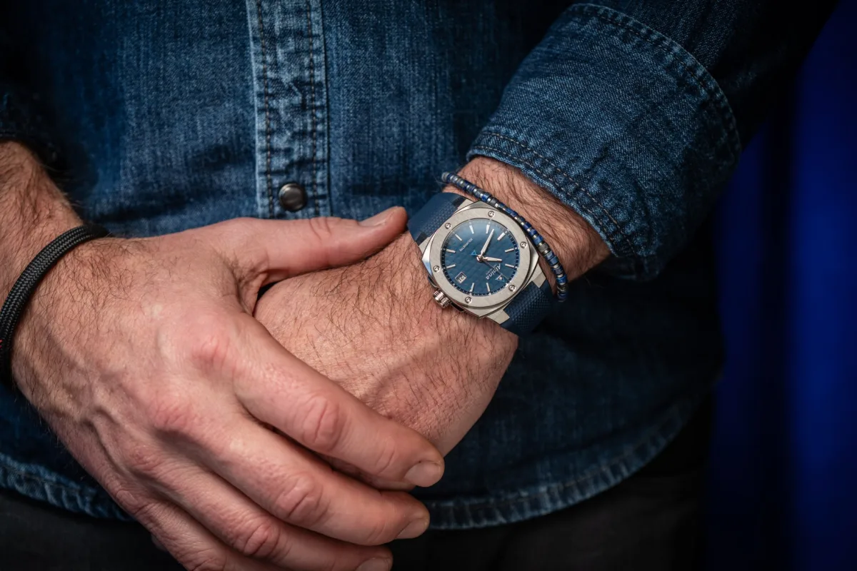 Alpina Alpiner Extreme Solarmetre stainless steel case