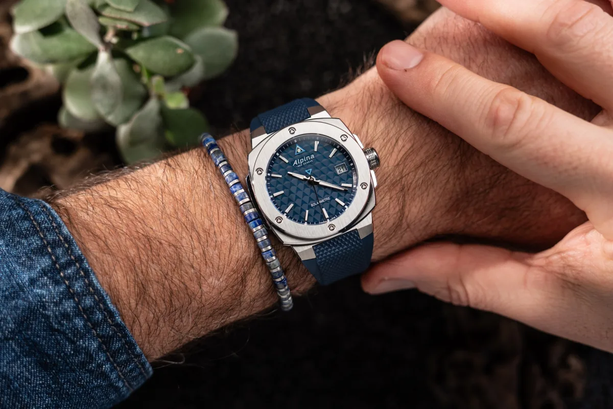 Alpina AL-140 solar movement details