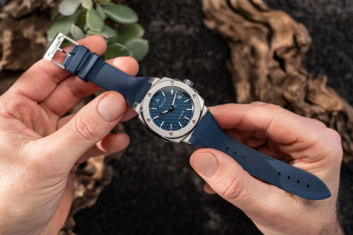 Alpina Alpiner Extreme Solarmetre with rubber strap